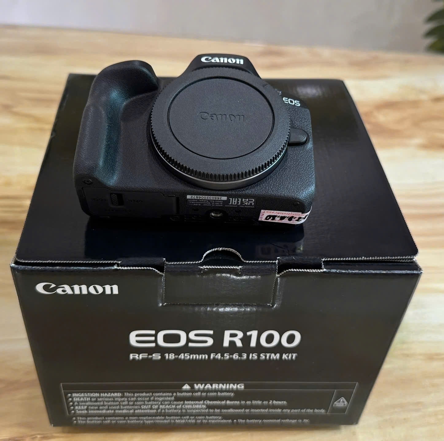 Máy ảnh Canon EOS R100