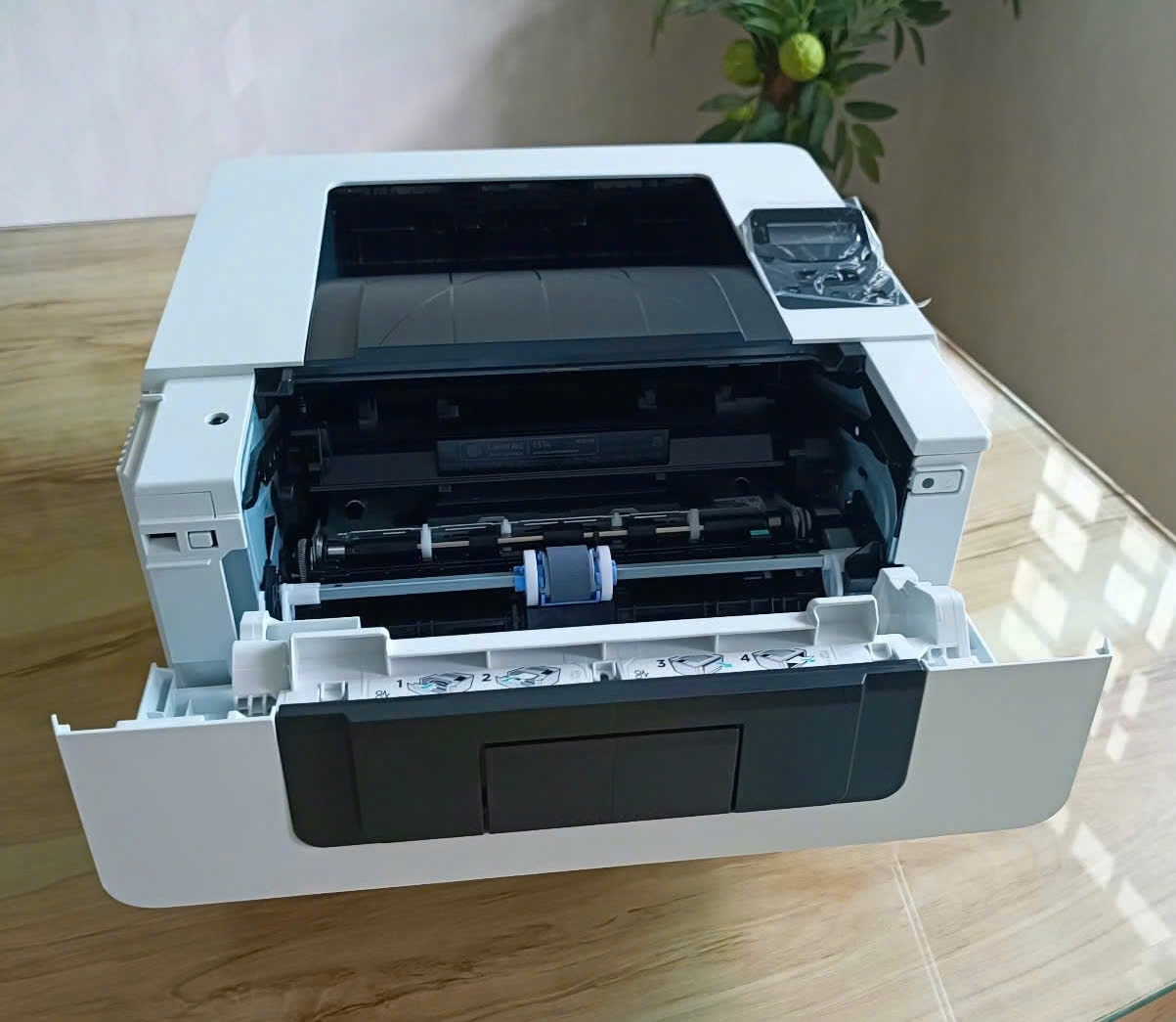 Máy in HP LaserJet Pro 4003DW